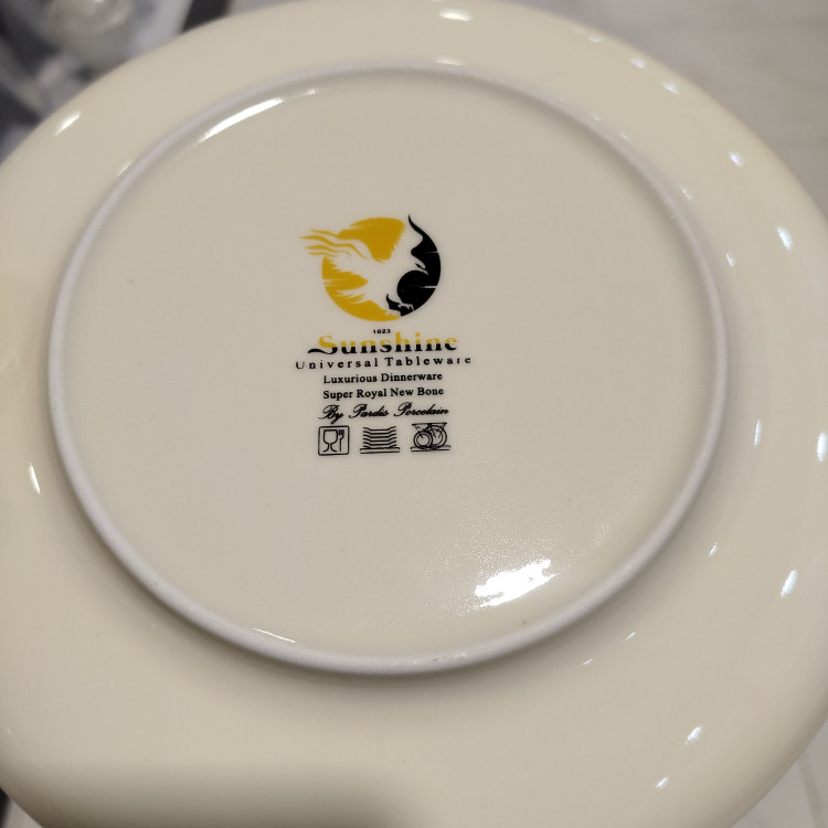 سرویس 168 پارچه (26 نفره) پردیس کد 6010B با ارسال رایگان