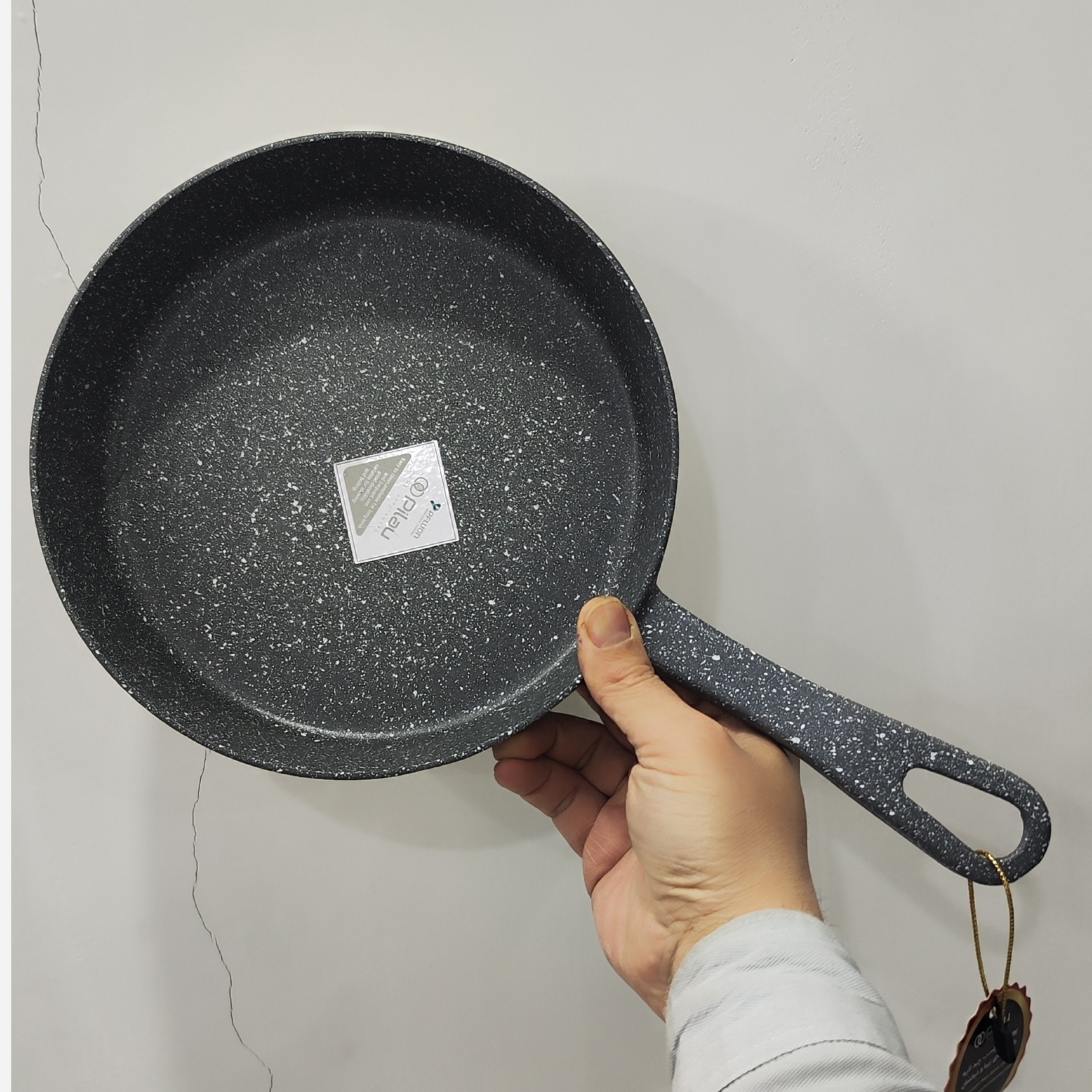 تابه گرانیتی تک دسته خاکستری سایز 22 پیلو PILAU مدل هپی