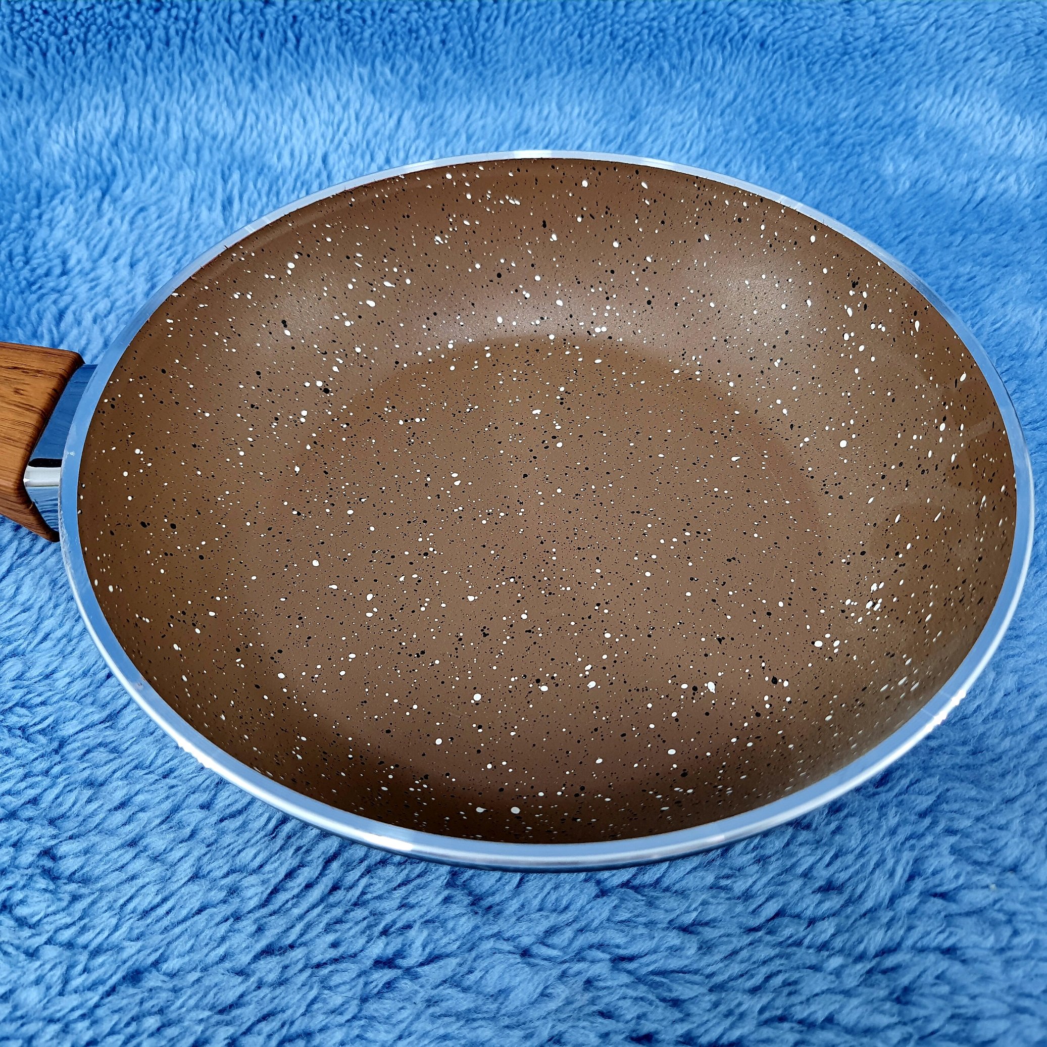 تابه گرانیتی تکدسته سایز 22 اویز EVIZ مدل سوئینگ مشکی با ارسال رایگان