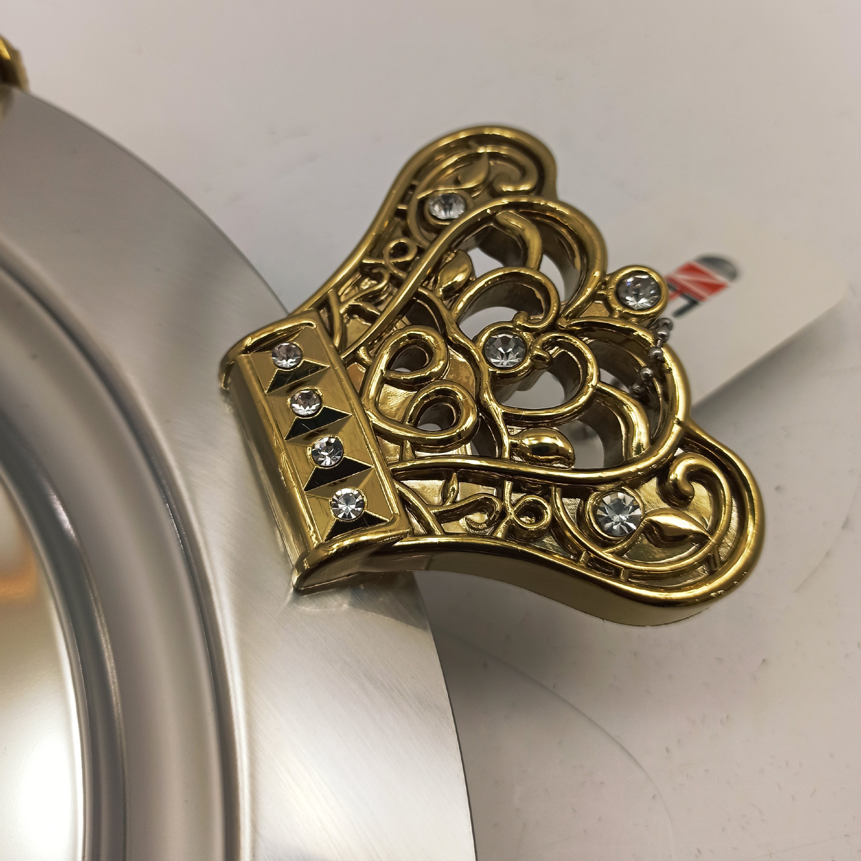 سینی استیل نگار کوچک گرد کد 422 مدل تاج طلایی