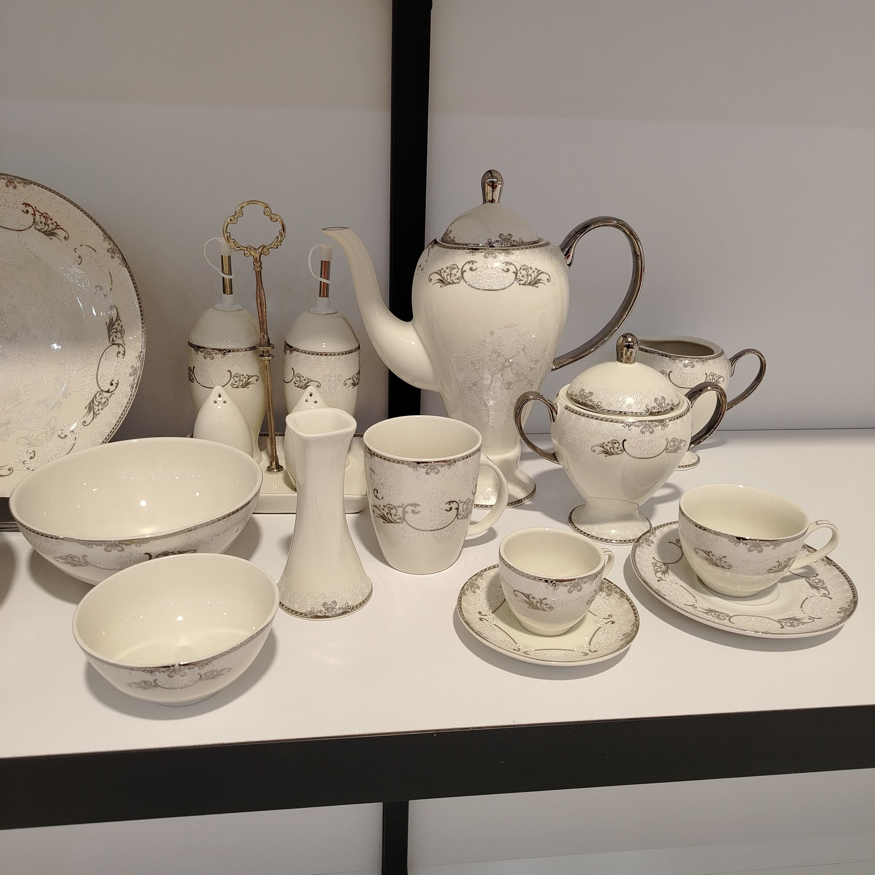 سرویس چینی 114 پارچه (12 نفره) ویلیام پلاتین کد 4058 با ارسال رایگان